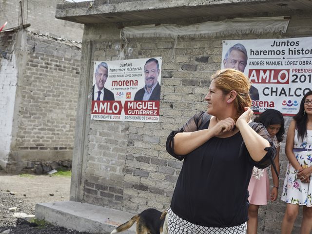 Keskiluokan lattioita kuuraavat kotiapulaiset aikovat äänestää vasemmiston voittoon Meksikossa